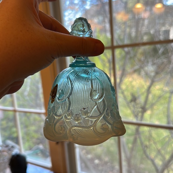 Vintage Fenton Lily of the Valley Blue Opalescent glass bell, original sticker - Picture 6 of 7